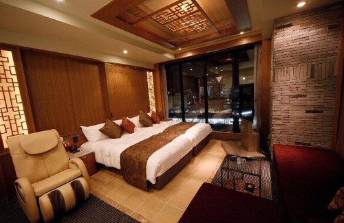 Takasaki Hotel | Experience Hotel Coco Grand Takasaki with Hot Tub & Dining