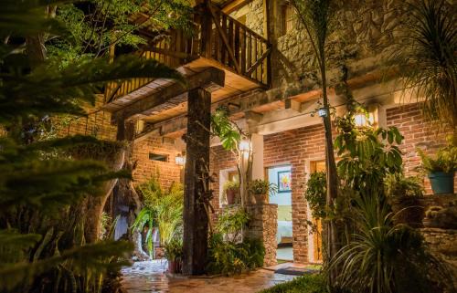 Mineral de Pozos Hotel | Pet-Friendly Retreat at Hotel Colibri with Hot Tub Bliss