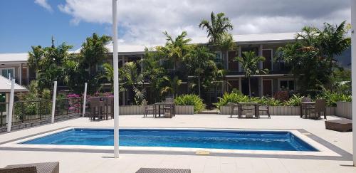 Kone Hotel | Hotel Colibri: Family-Friendly Stay with Pool Access