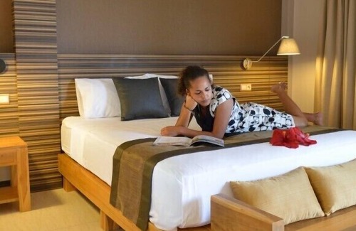 Kone Hotel | Explore Hotel Colibri: Pool, Breakfast & Family-Friendly