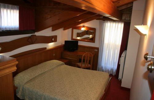 Pinzolo Hotel | Relax at Hotel Collini: Poolside Bliss & Spa Retreats