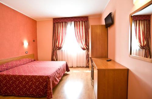 Funes Hotel | Discover Hotel Colombo: Pet-Friendly Stay with Breakfast
