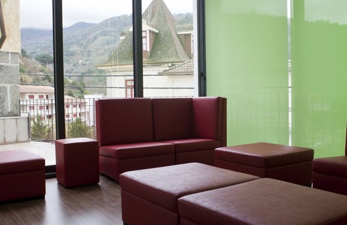 Caldas de Aregos Hotel | Inviting Hotel Comércio: Spa, Restaurant & Family-Friendly