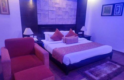 Bareilly Hotel | Budget-Friendly Comfort Inn with Family Amenities & Dining