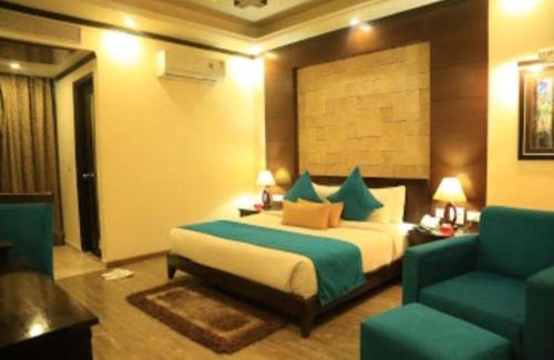 Bareilly Hotel | Budget-Friendly Comfort Inn with Family Amenities & Dining