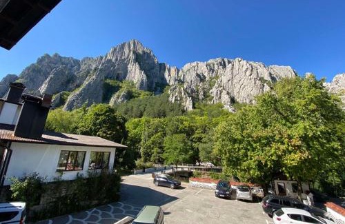 Vratsa Hotel | Cozy Hotel Complex Chayka: Pet Friendly & Family Ready