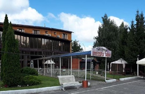 Poltava Oblast Hotel | Pet-Friendly Hotel Complex Lenivaya Vera with Hot Tub