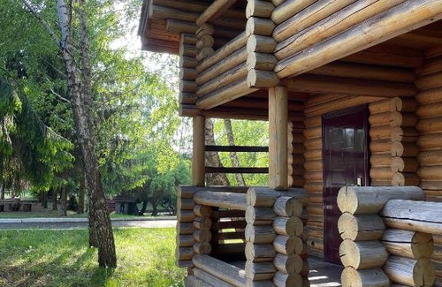 Poltava Oblast Hotel | Pet-Friendly Hotel Complex Lenivaya Vera with Hot Tub