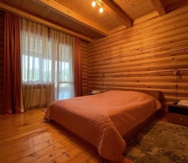 Poltava Oblast Hotel | Pet-Friendly Hotel Complex Lenivaya Vera with Hot Tub