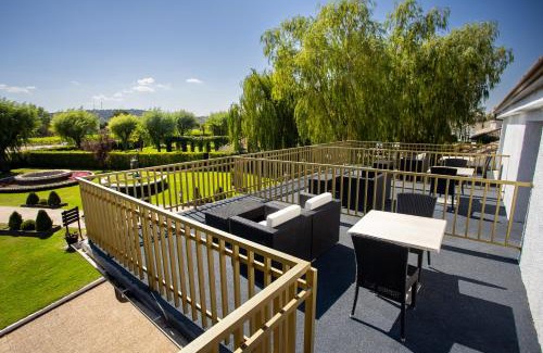 Ciudad Rodrigo Hotel | Oceanfront Relaxation at Hotel Conde Rodrigo 2 - 4 Stars