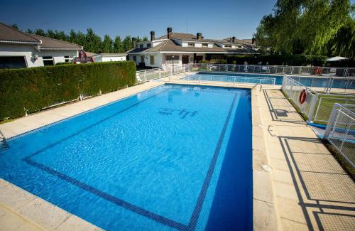 Ciudad Rodrigo Hotel | Oceanfront Relaxation at Hotel Conde Rodrigo 2 - 4 Stars