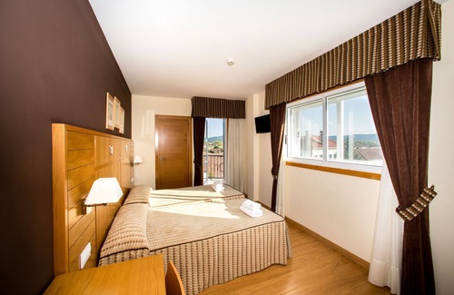 Monforte de Lemos Hotel | Discover Hotel Condes de Lemos: Eco-Friendly Comfort Awaits