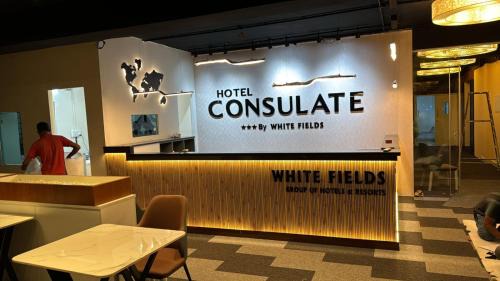 Financial District Hotel | Discover Hotel Consulate: Pet-Friendly with Family Dining