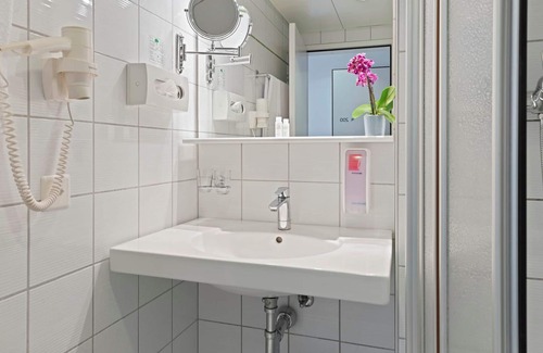 Dietikon District Hotel | Discover Comfort at Hotel Conti Dietikon - 4-Star Retreat