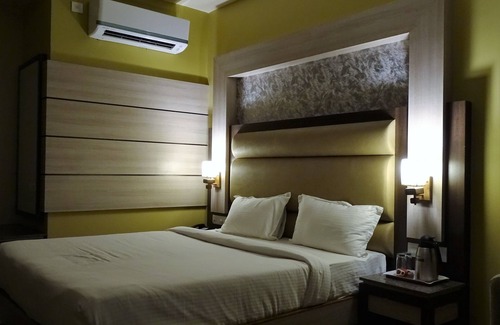 Bikaner Hotel | Guest Rated Hotel Continental Blue with Family-Friendly Amenities