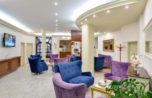 Marianske Lazne Hotel | Discover Hotel Continental: 4-Star Stay with Spa & Pet-Friendly