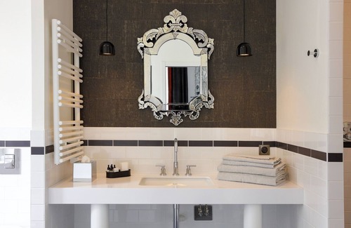 Centre Erlon Hotel | Elegant Hotel Continental in Reims - Rated 9.4/10