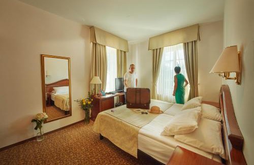 Ankaran Hotel | Oceanfront Relaxation at Hotel Convent - Ankaran Resort