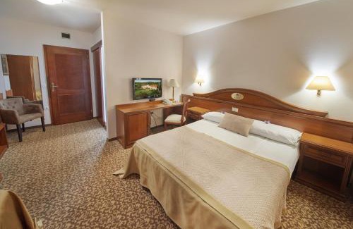 Ankaran Hotel | Oceanfront Relaxation at Hotel Convent - Ankaran Resort