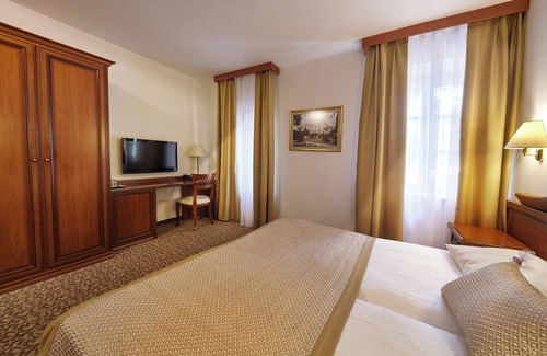 Ankaran Hotel | Elegant Hotel Convent: Pool, Spa & Family-Friendly Stays
