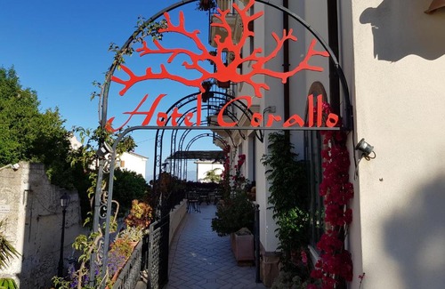 Sperlonga Hotel | Delightful Hotel Corallo Sperlonga with Dining & Breakfast