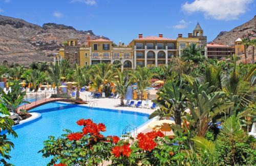 Lomo Quiebre Hotel | Cozy Hotel Cordial Mogán Playa with Oceanfront Pool