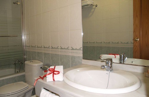 Atarfe Hotel | Discover Hotel Corona de Atarfe: Family-Friendly Retreat