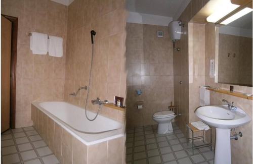 Termoli Hotel | Hotel Corona: 4-Star Retreat with Spa & Breakfast Included