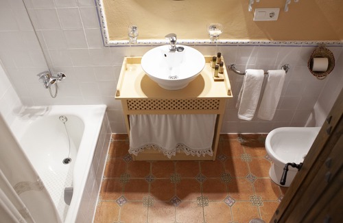 Alcaucin Hotel | Exceptional Comfort at Hotel Cortijo de Salia - Rated 9.8/10