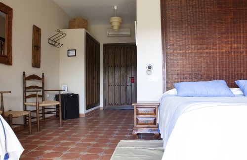 Alcaucin Hotel | Exceptional Comfort at Hotel Cortijo de Salia - Rated 9.8/10