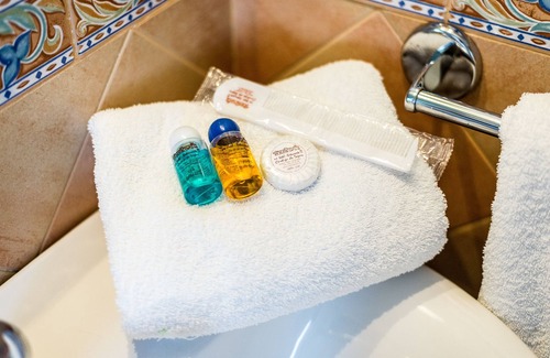 Huetor-Tajar Hotel | Relax and Unwind at Hotel Cortijo de Tájar - Rated 8.8