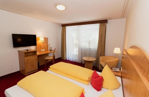 Hoechenschwand House | Discover Comfort at Hotel Cortina – Pet-Friendly Getaway