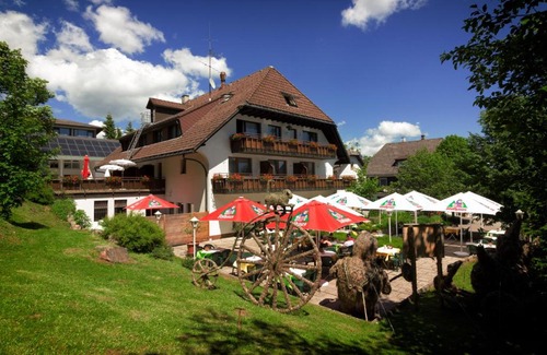 Hoechenschwand House | Discover Comfort at Hotel Cortina – Pet-Friendly Getaway