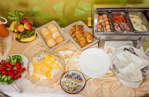 Sector 4 Hotel | Discover Hotel Corvaris: Family-Friendly Retreat Awaits