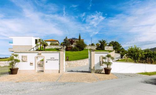 Grovelas Hotel | Discover Hotel Cotto do Gatto: Oceanfront Retreat Rated 9.4