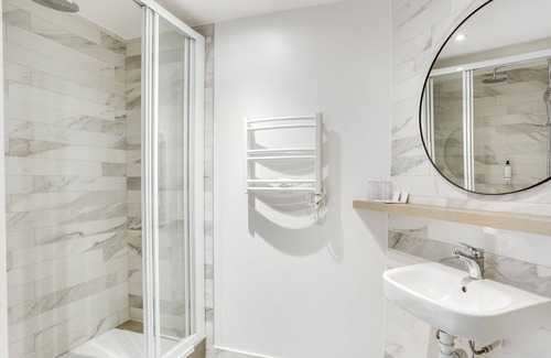 Cœur de Ville Hotel | Experience Comfort at Hotel Courseine with Spa & Dining