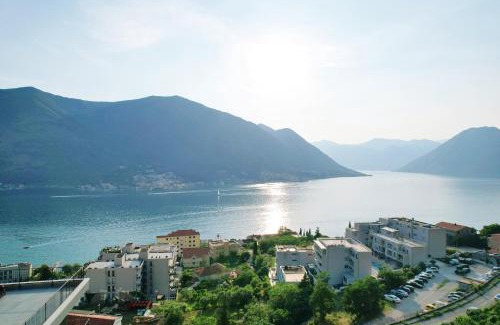 Dobrota Hotel | Discover Hotels in Kotor with Oceanfront Pool Access