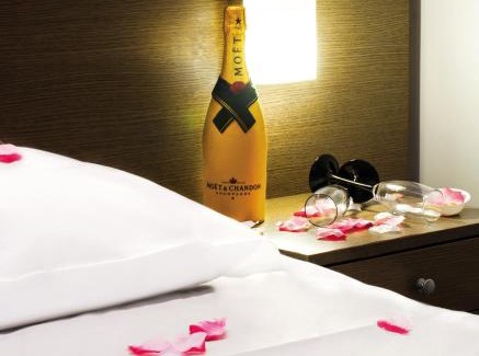 Licola Hotel | Comfortable Stay at Hotel Cristian with Family-Friendly Amenities