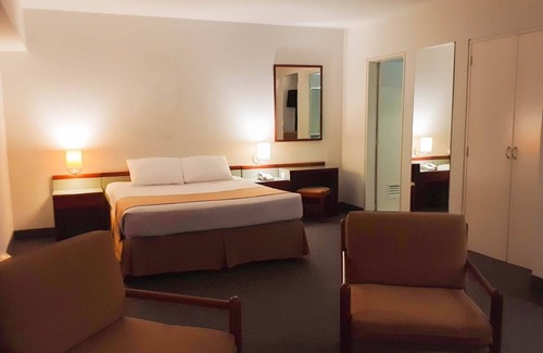 Puerto La Cruz Hotel | Comfortable Stay at Hotel Cristina Suites with Pool & Ocean View