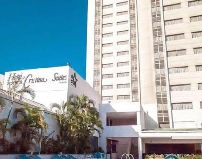 Puerto La Cruz Hotel | Inviting Hotel Cristina Suites with Ocean View & Pool Access