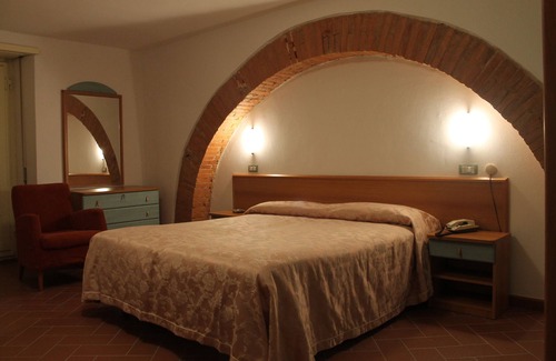 Vallombrosa Hotel | Explore Comfort and Relaxation at Hotel Croce di Savoia