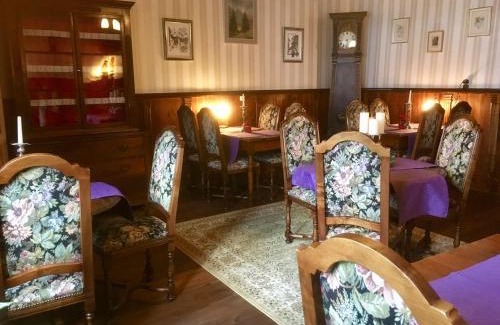 Muenster Hotel | Historic Hotel Croix d'Or et Poste: Ideal for Families & Pets