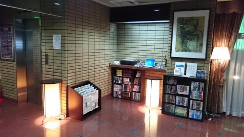 Chuo Ward Hotel | Budget-Friendly Hotel Crown Hills Sagamihara with Breakfast