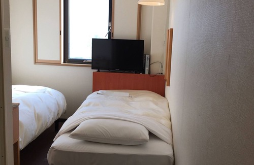 Toyokawa Hotel | Comfortable Stay at Hotel Crown Hills Toyokawa with Breakfast