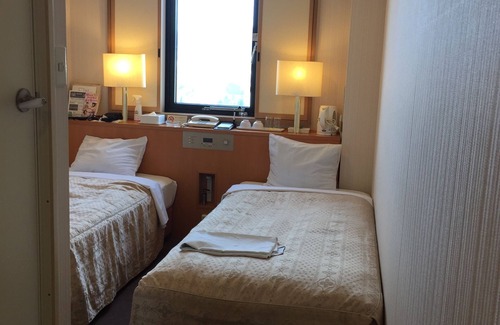Toyokawa Hotel | Comfortable Stay at Hotel Crown Hills Toyokawa with Breakfast