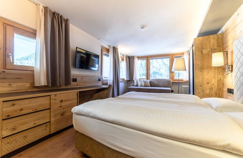 Madonna di Campiglio Hotel | Relax at Hotel Crozzon: Spa, Pool & Guest Rated 9.8