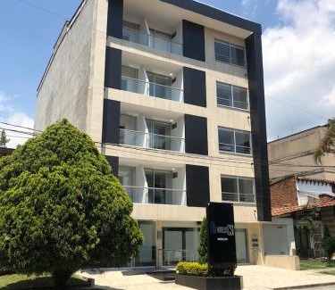 Laureles - Estadio Bed & Breakfast | Family-Friendly Retreat at Hotel CSI Medellín – 8/10 Rating