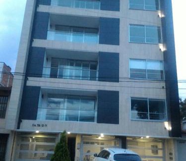 Laureles - Estadio Bed & Breakfast | Family-Friendly Retreat at Hotel CSI Medellín – 8/10 Rating