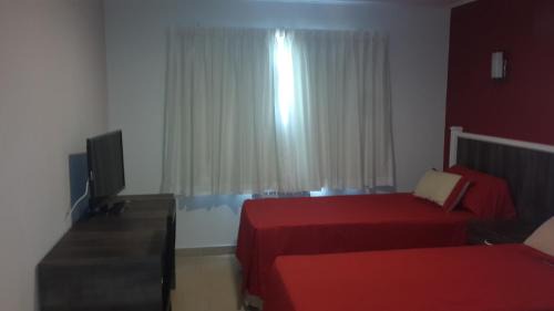 Perito Moreno Hotel | Discover Hotel Cueva de las Manos: Family-Friendly Retreat