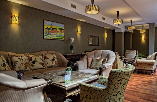 Krynica-Zdroj Hotel | Discover Hotel Czarny Potok Resort with Spa & Pool Access